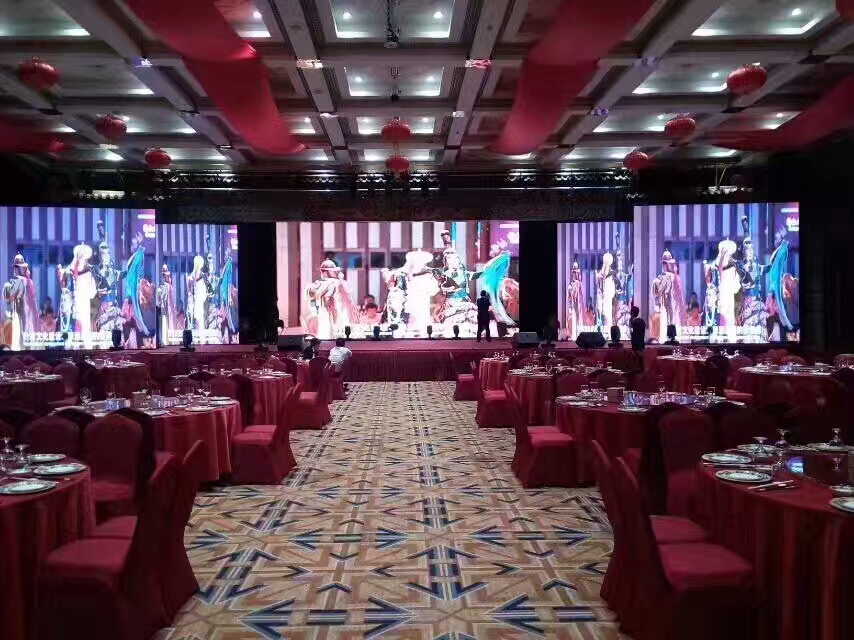 濟(jì)南某五星級(jí)酒店幾塊室內(nèi)P3高清全彩屏完工